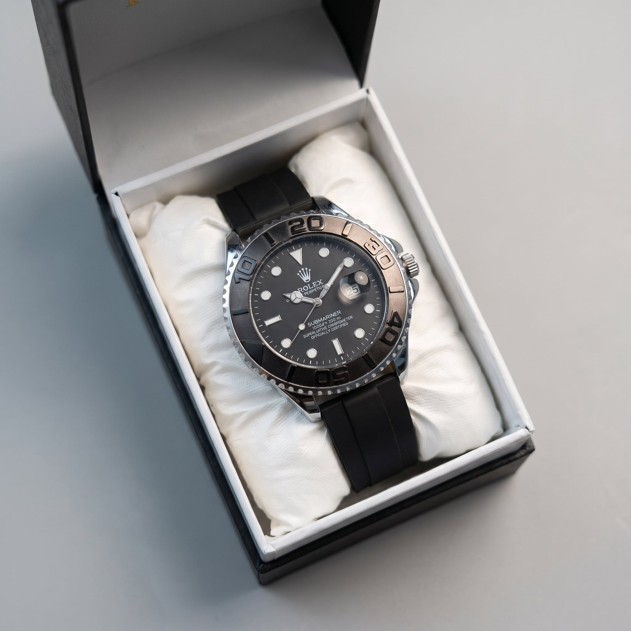 Luxury Submariner-Style Men’s Watch | Black Dial & Black Rubber Strap